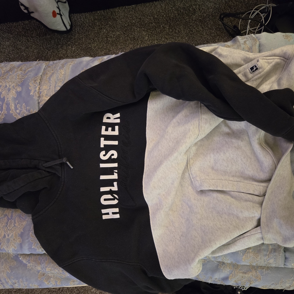 Hollister Black and Gray Hoodie